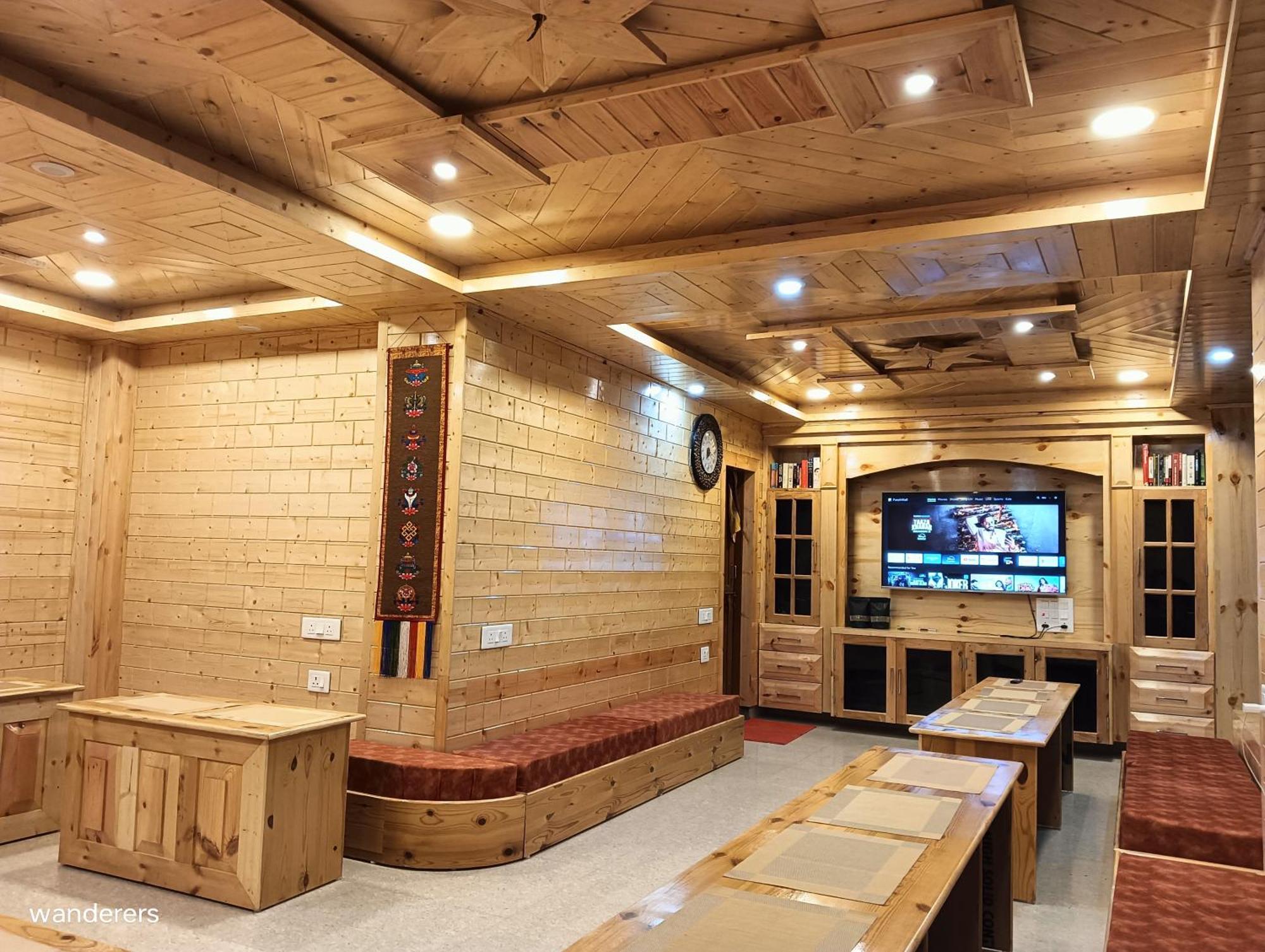 Wanderers Homestay -All Mountain Facing Rooms Кальпа Экстерьер фото
